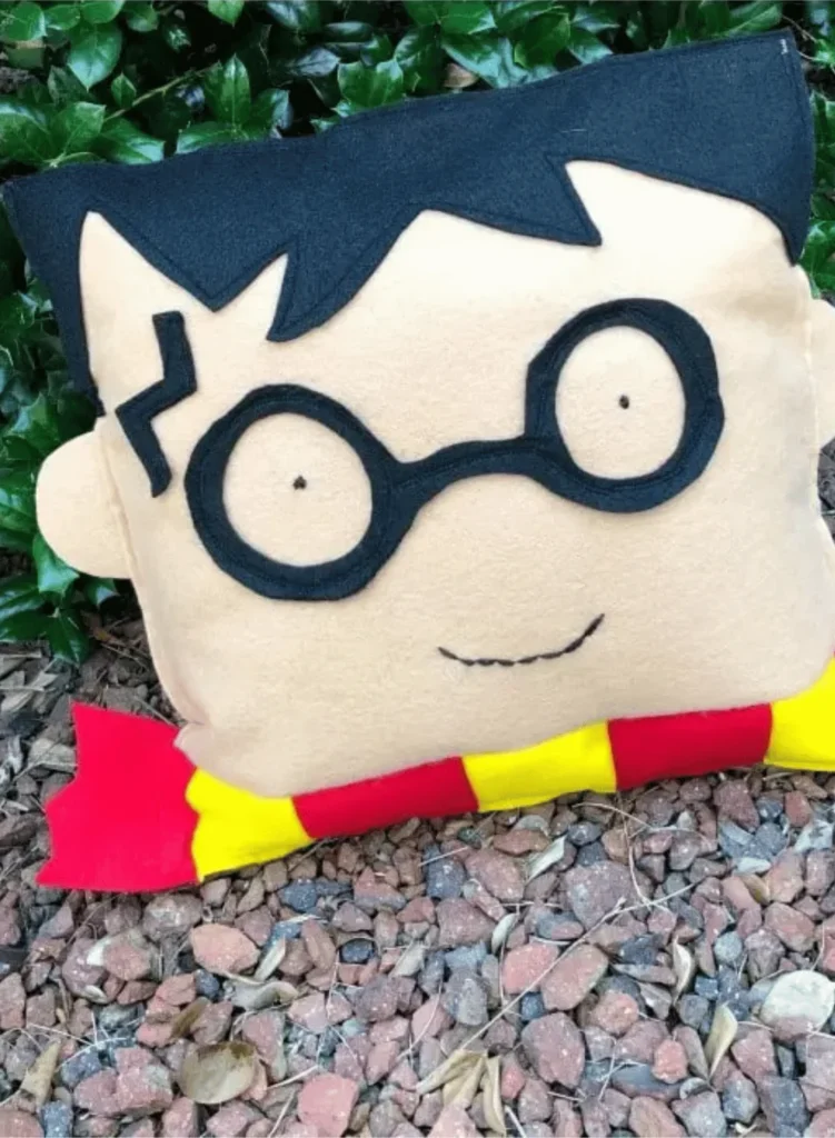 DIY Harry Potter Throw Pillow