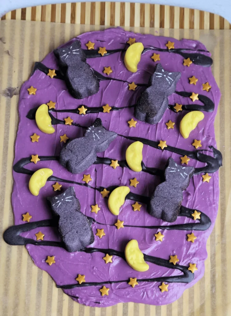 HALLOWEEN BLACK CAT BARK