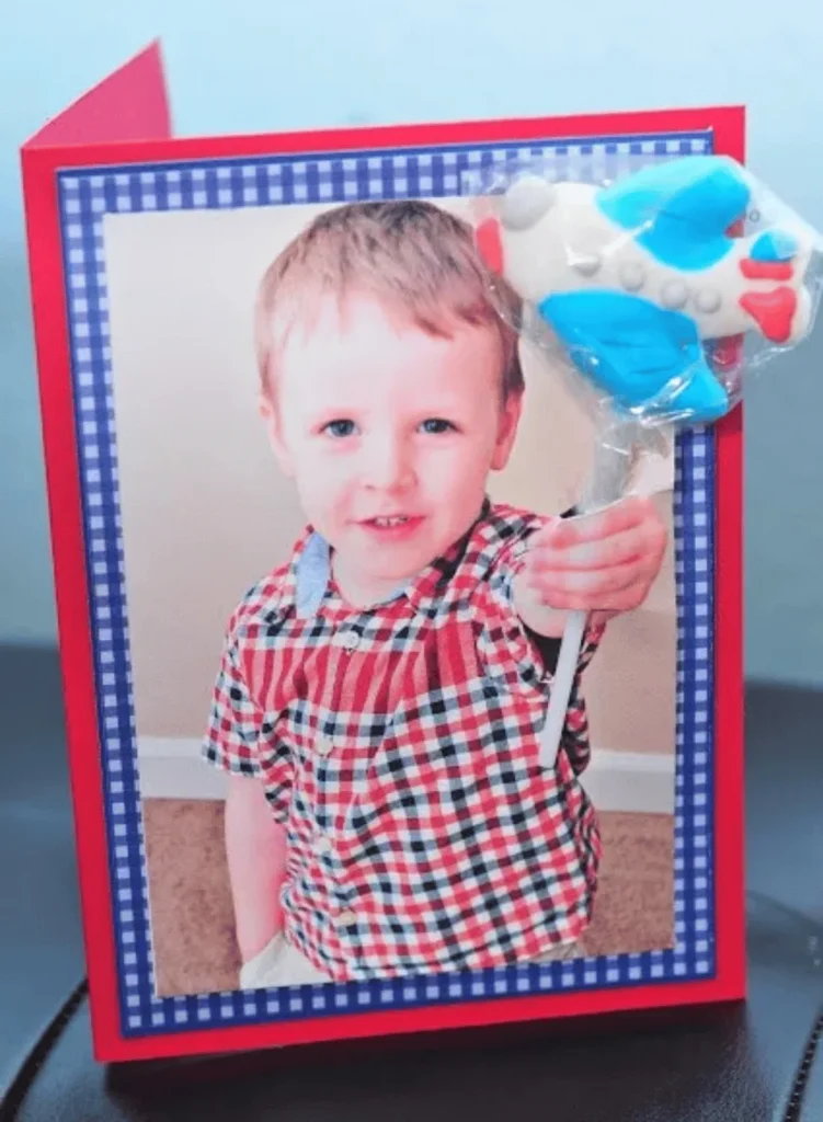 DIY Valentine Photo Cards with Lollipops