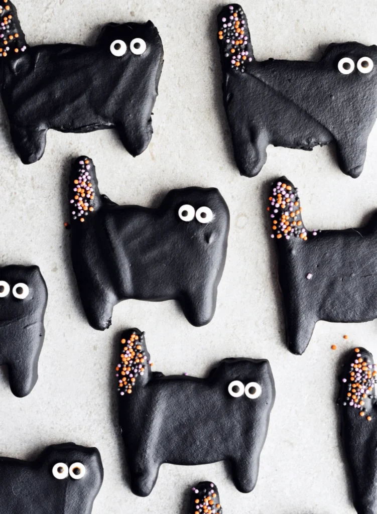 Dark chocolate cat cookies
