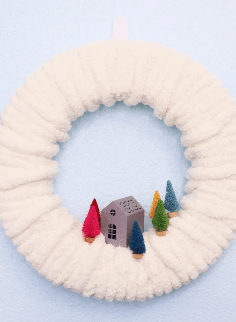 Easy DIY Chunky Yarn Wreath for Winter