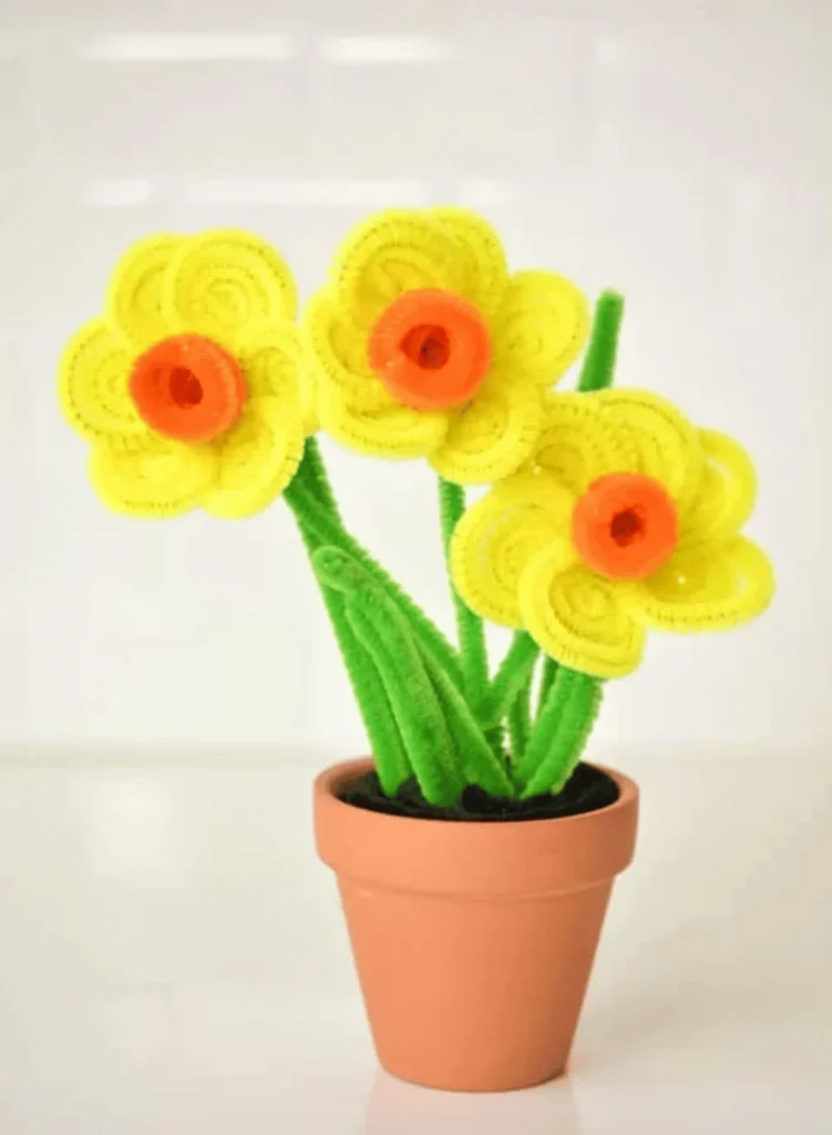 Easy Pipe Cleaner Daffodils