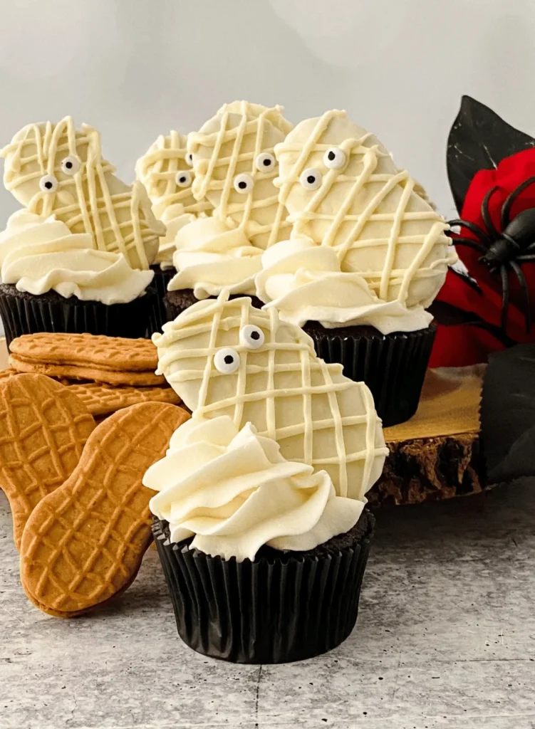 Halloween Mummy Cupcakes