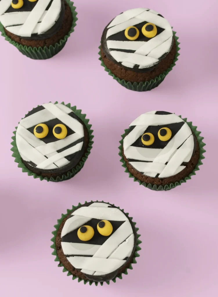 Mummy cupcakes
