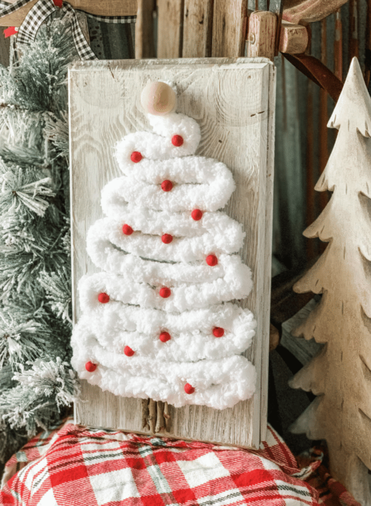 diy yarn Christmas tree