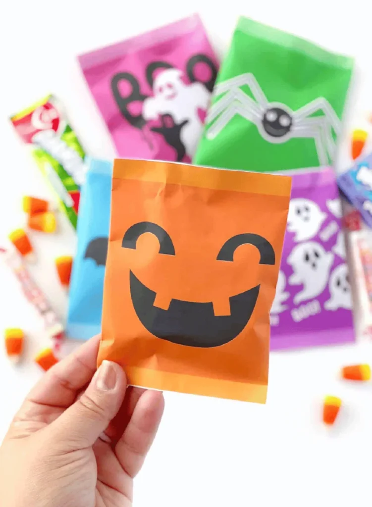 Free Printable DIY Halloween Treat Bags. DIY Halloween Treat Bag Ideas
