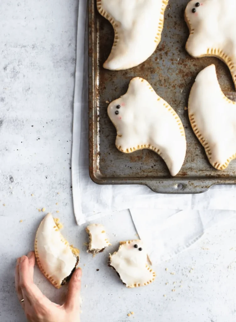 Ghost pop tarts. Halloween Breakfast ideas