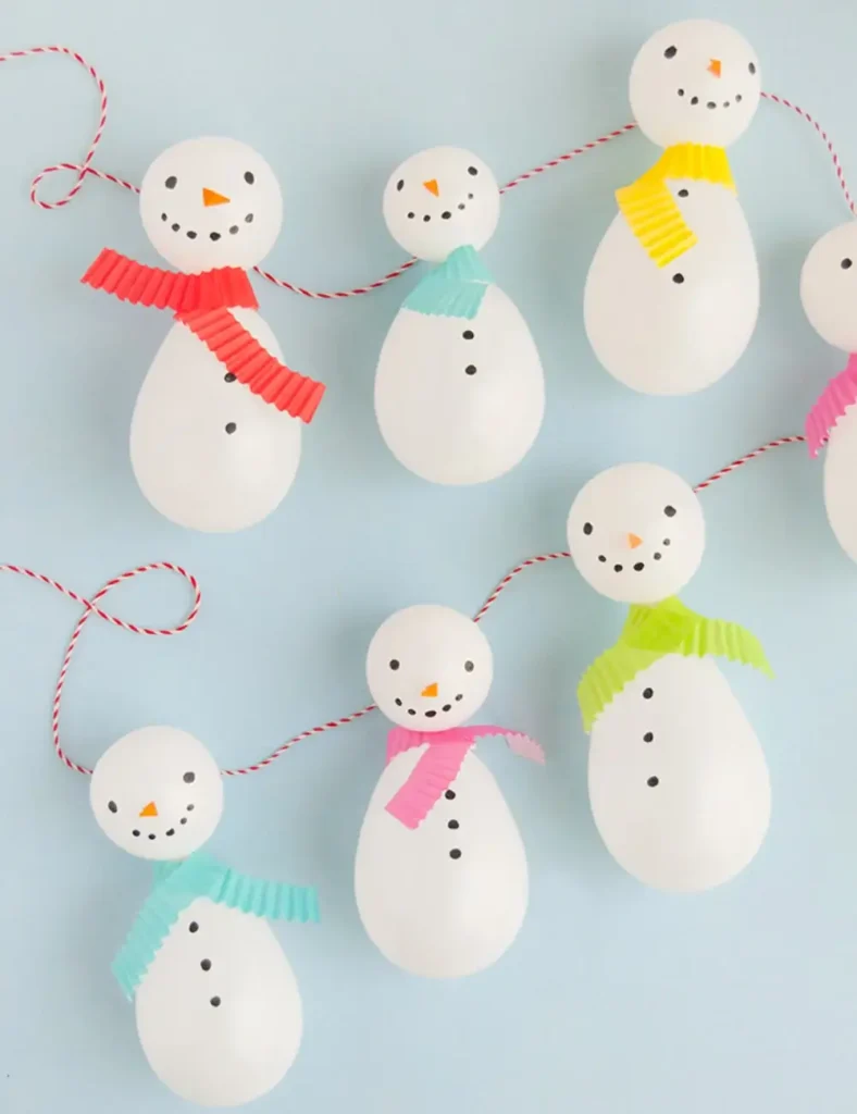 Balloon Snowman Garland. Winter Crafts For Kids