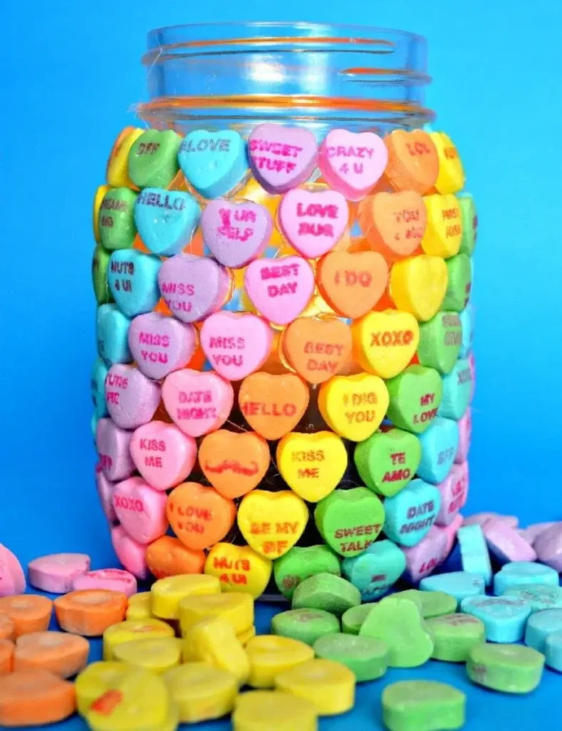 CANDY HEART MASON JAR. Valentine's Day Mason Jar Crafts
