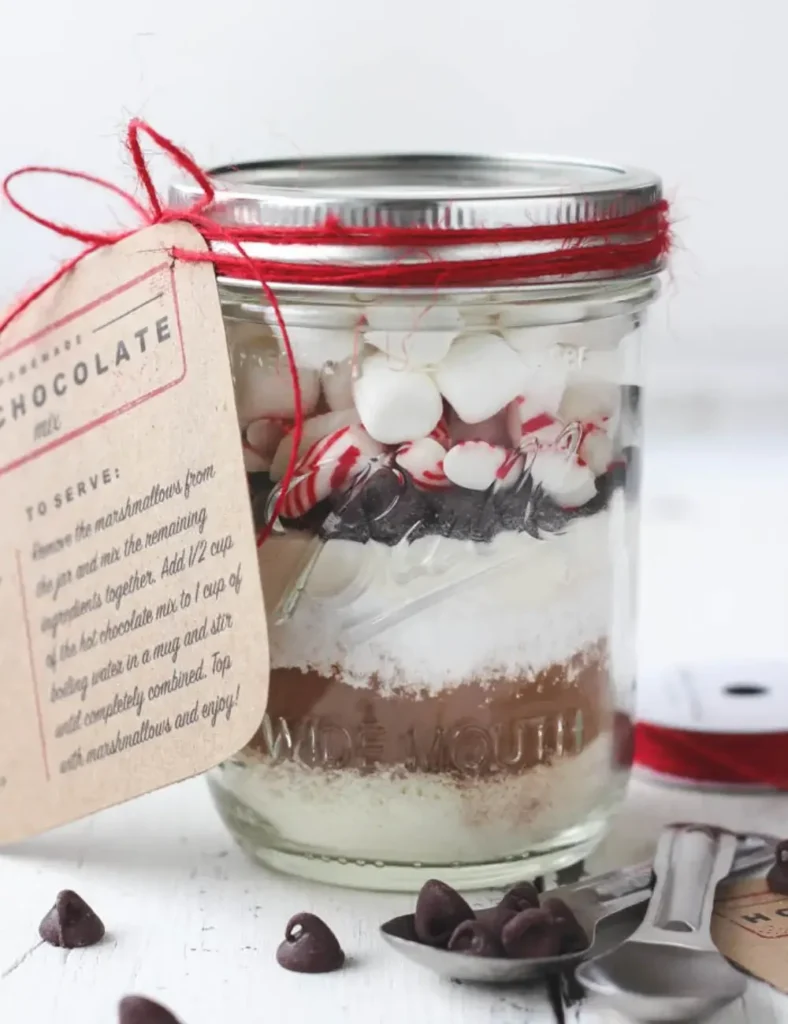 Homemade Hot Chocolate Mix. Valentine's Day Mason Jar Crafts